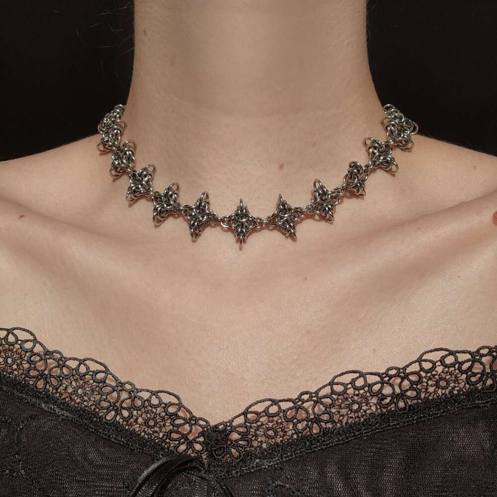 Gothic silver spikes choker necklace with a small silver chain - Picture 8 of 10